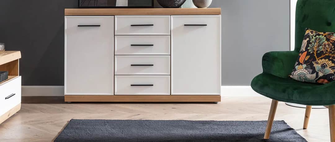 Jakie meble do jasnej podłogi w salonie? Oto najlepsze wybory!