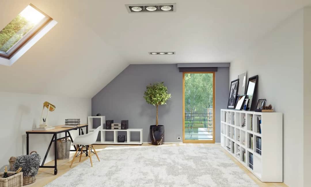 Jak oświetlić pomieszczenie bez prądu? Sprawdzone sposoby na światło